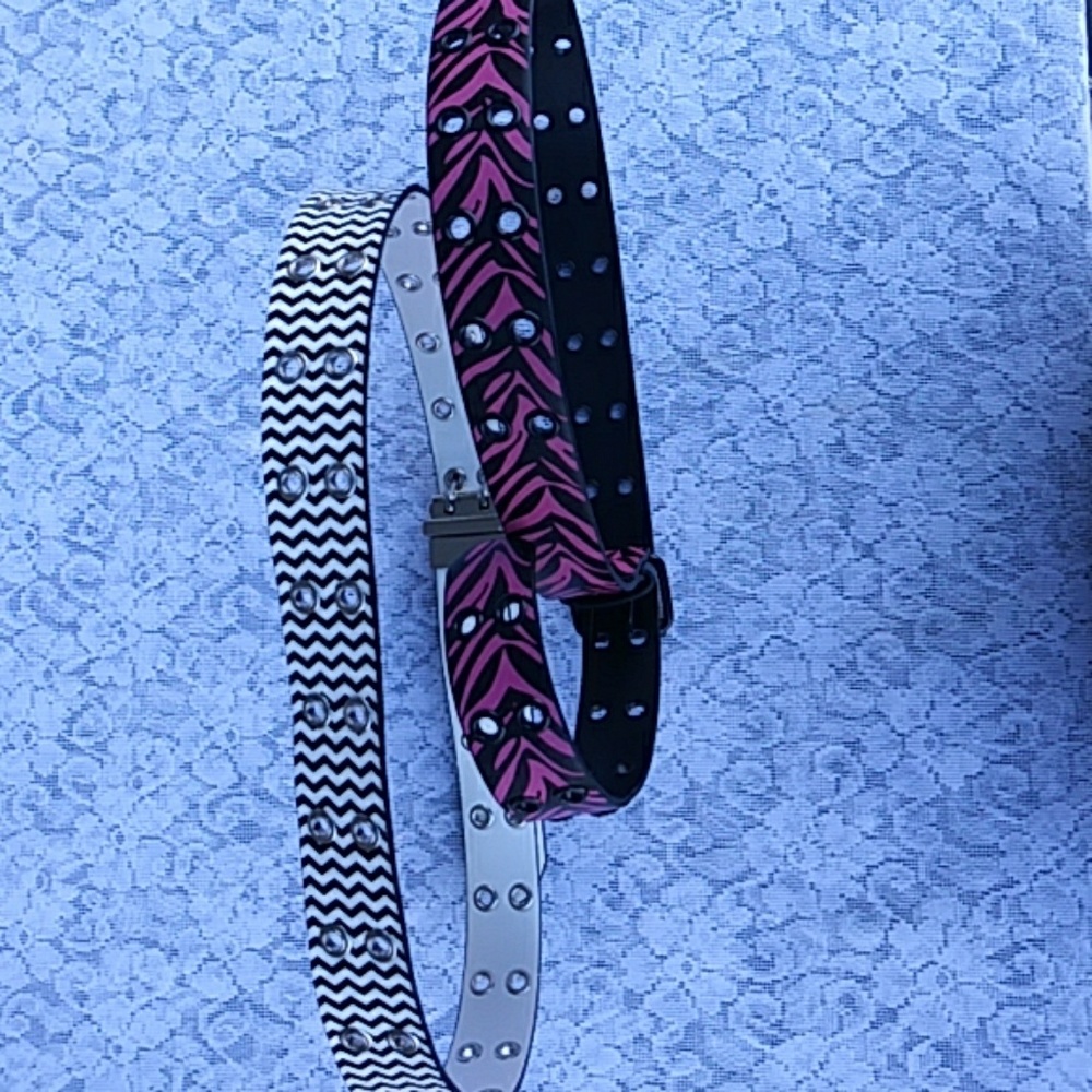 Four belts - Picture 2 of 6
